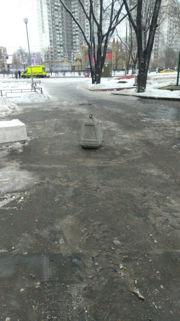 На Городецкой снесли антипарковочные блоки
